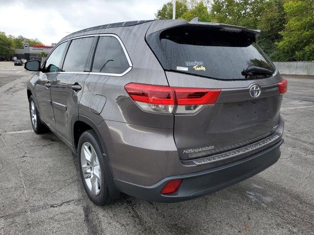 2017 Toyota Highlander SE