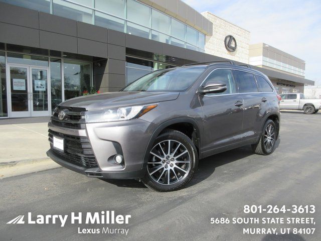 2017 Toyota Highlander SE