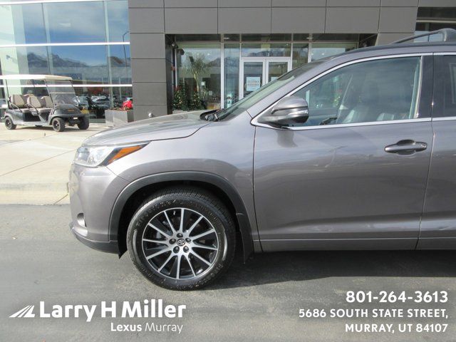 2017 Toyota Highlander SE