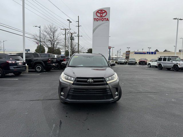 2017 Toyota Highlander SE