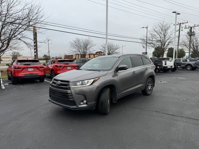 2017 Toyota Highlander SE