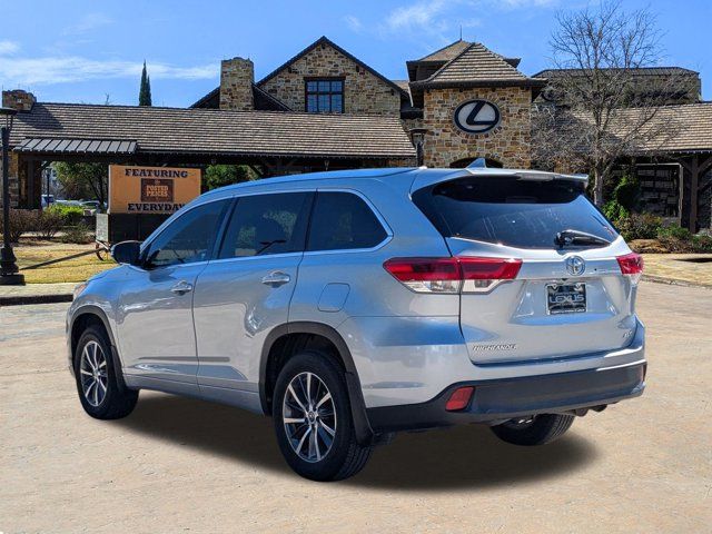 2017 Toyota Highlander 