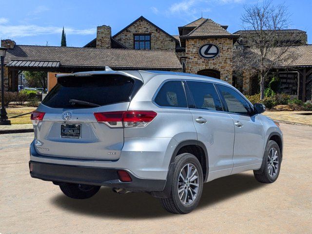 2017 Toyota Highlander 