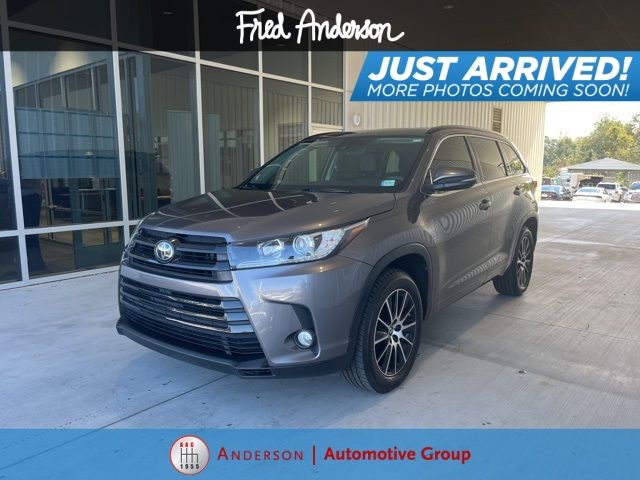 2017 Toyota Highlander SE