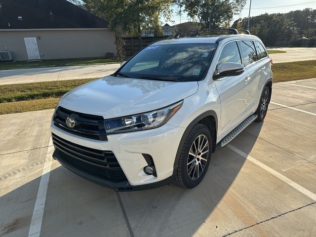 2017 Toyota Highlander SE