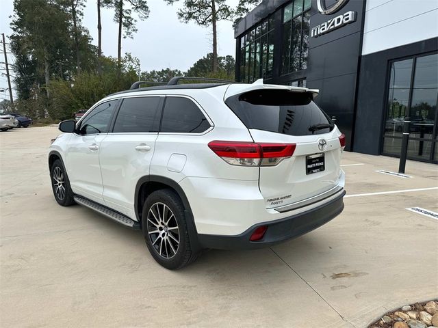 2017 Toyota Highlander SE