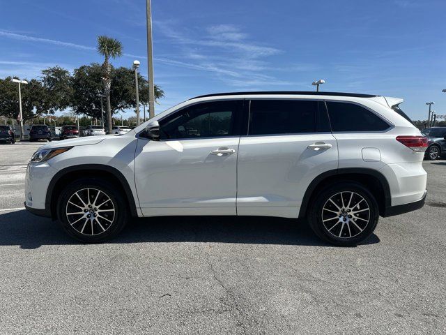 2017 Toyota Highlander SE