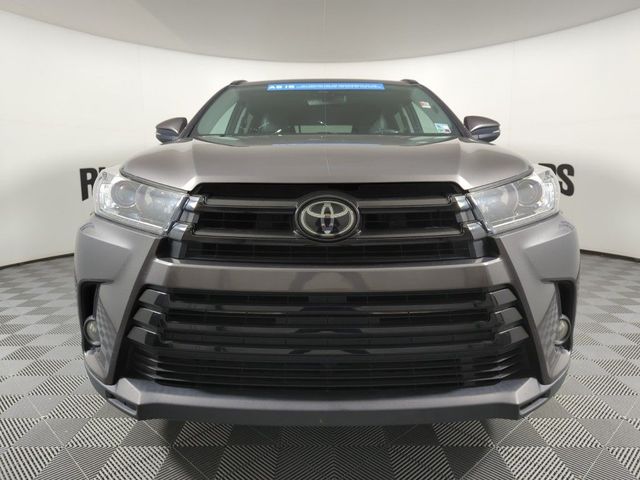 2017 Toyota Highlander SE