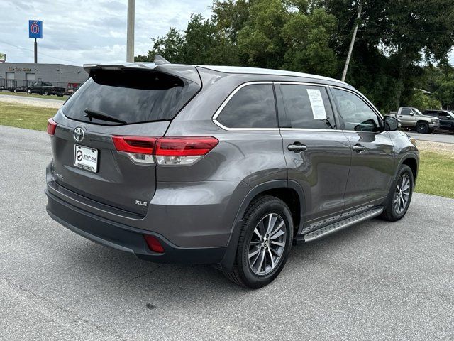 2017 Toyota Highlander SE