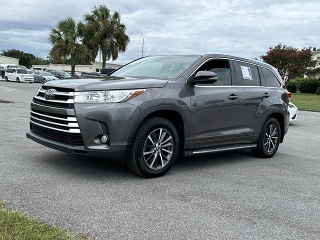 2017 Toyota Highlander SE