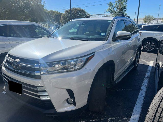 2017 Toyota Highlander 