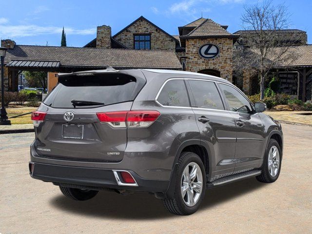 2017 Toyota Highlander 