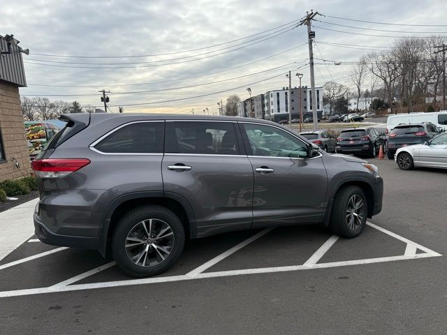 2017 Toyota Highlander LE