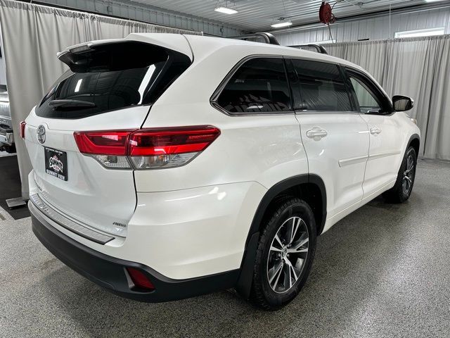 2017 Toyota Highlander LE