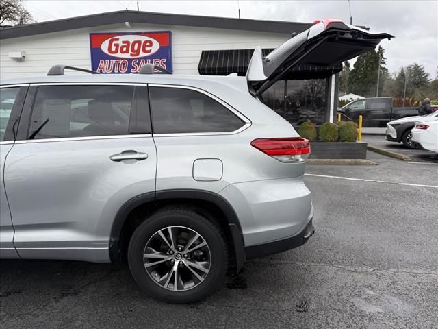 2017 Toyota Highlander LE