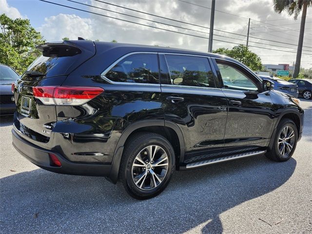 2017 Toyota Highlander LE