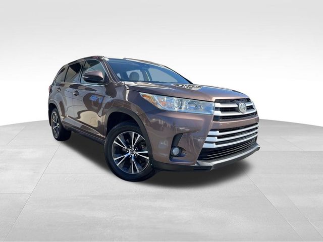 2017 Toyota Highlander LE