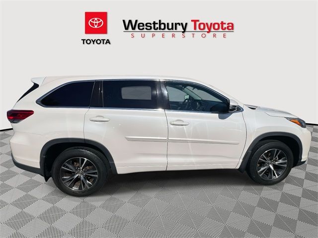 2017 Toyota Highlander LE