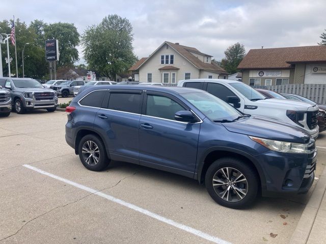 2017 Toyota Highlander LE