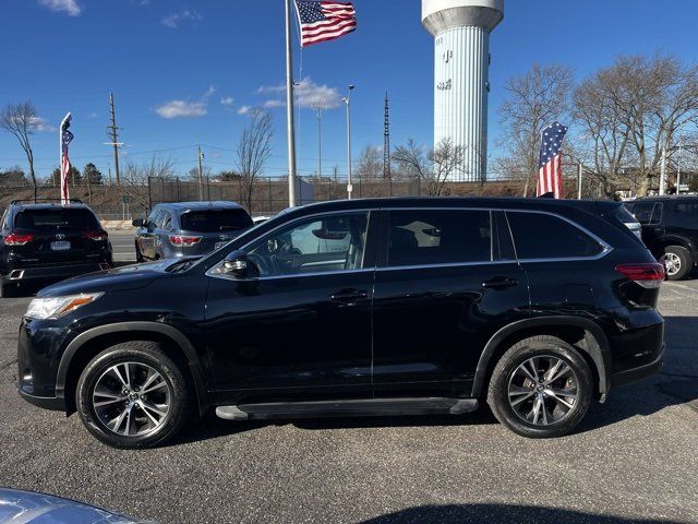 2017 Toyota Highlander LE