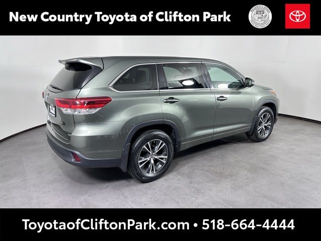 2017 Toyota Highlander LE