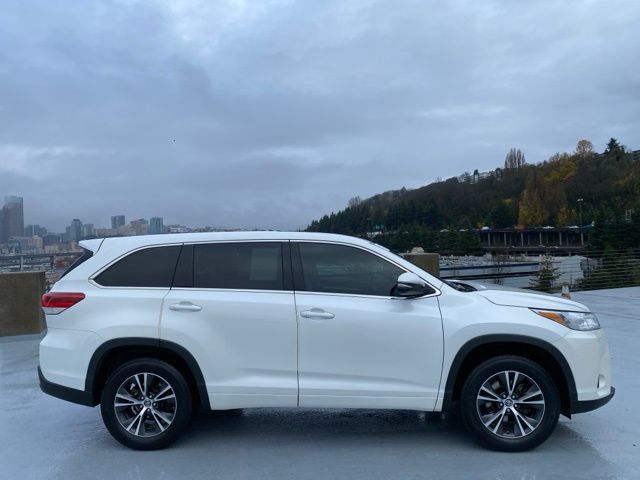 2017 Toyota Highlander LE