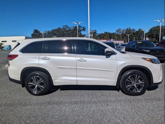 2017 Toyota Highlander LE