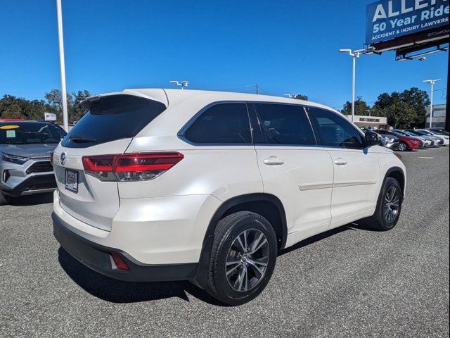 2017 Toyota Highlander LE