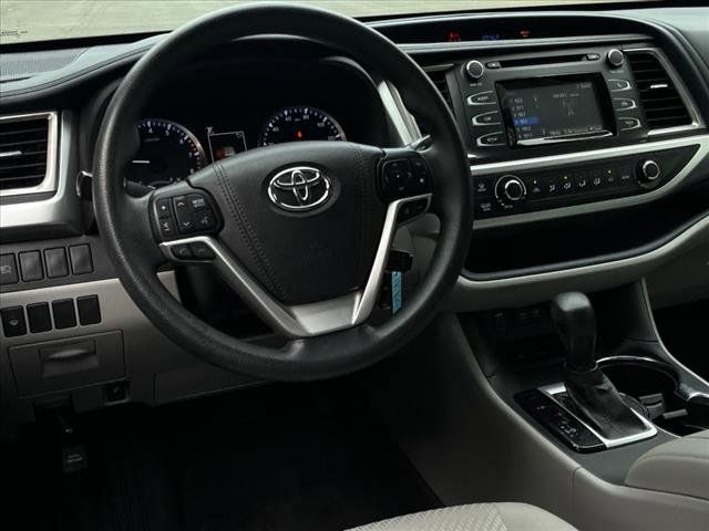 2017 Toyota Highlander LE