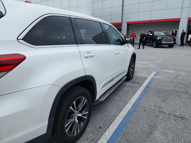 2017 Toyota Highlander LE