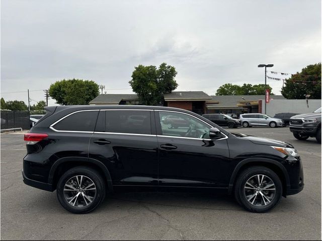 2017 Toyota Highlander LE