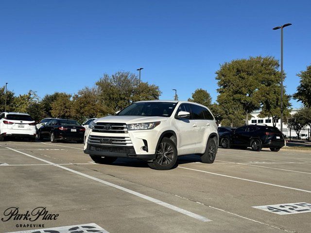 2017 Toyota Highlander LE