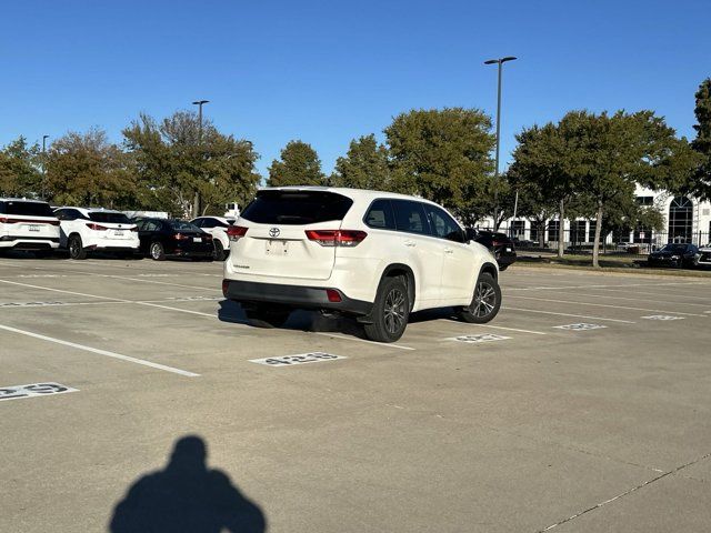 2017 Toyota Highlander LE