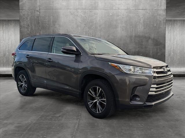 2017 Toyota Highlander LE