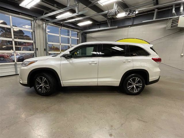 2017 Toyota Highlander LE