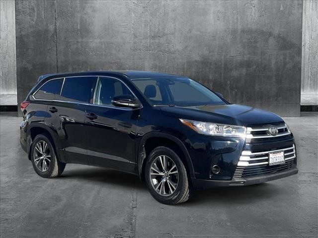 2017 Toyota Highlander LE