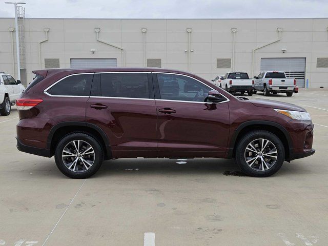 2017 Toyota Highlander LE