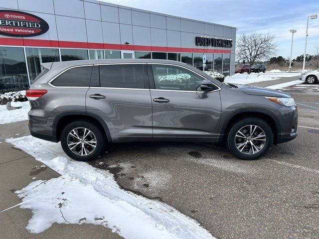 2017 Toyota Highlander LE