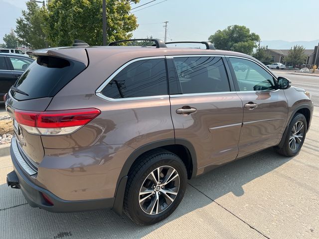 2017 Toyota Highlander LE