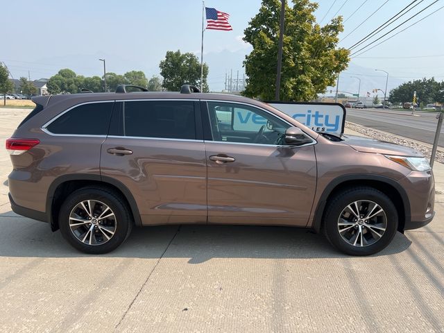 2017 Toyota Highlander LE