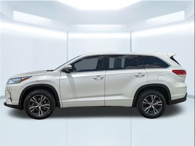 2017 Toyota Highlander LE