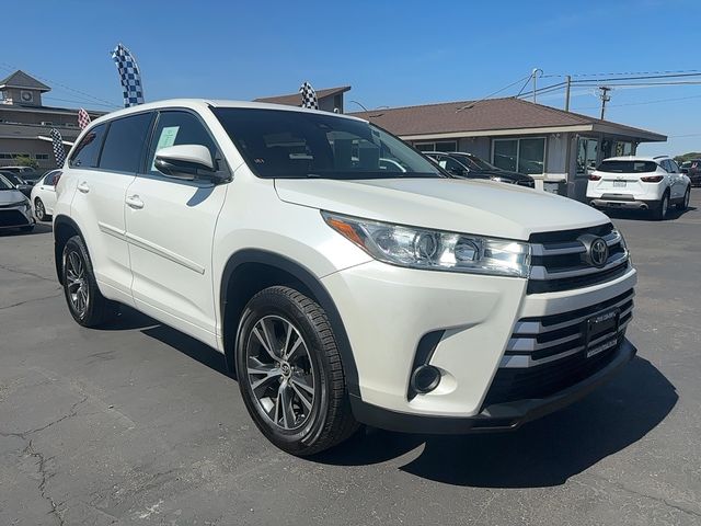 2017 Toyota Highlander LE