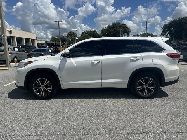 2017 Toyota Highlander LE