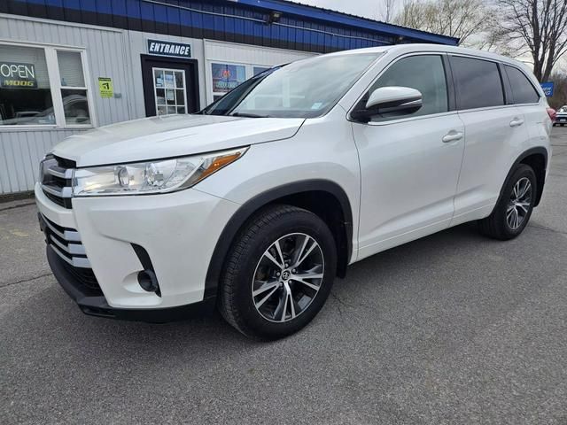 2017 Toyota Highlander LE