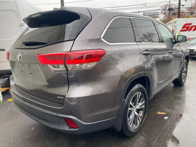 2017 Toyota Highlander LE