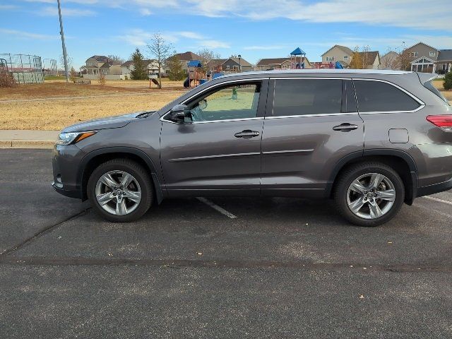 2017 Toyota Highlander Limited