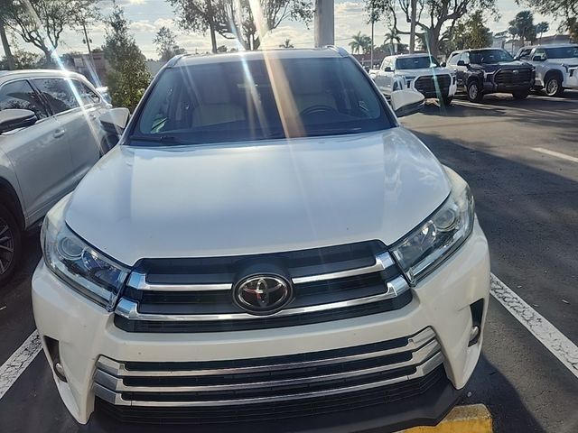 2017 Toyota Highlander 