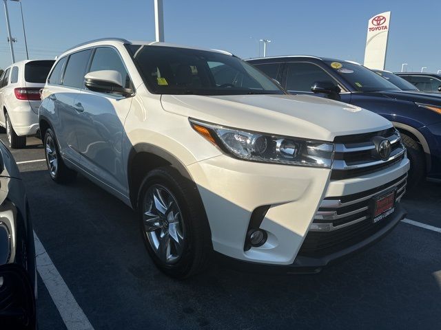 2017 Toyota Highlander 