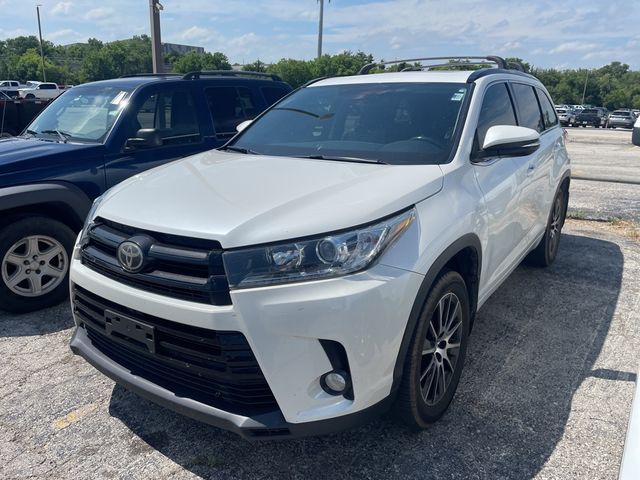 2017 Toyota Highlander SE