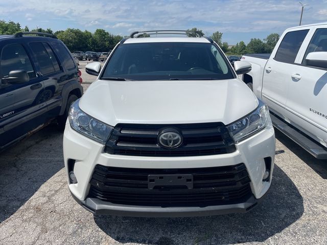 2017 Toyota Highlander SE